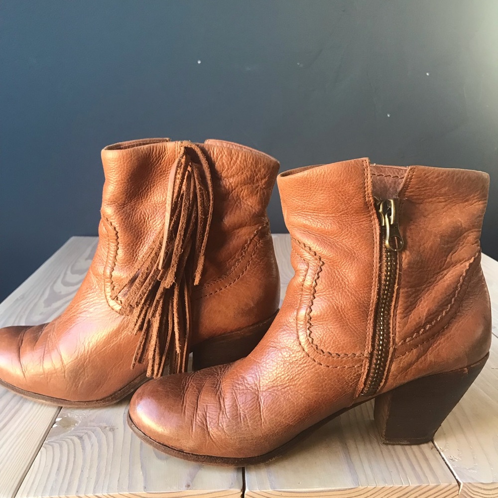 Sam Edelman Louie leather fringe heels cognac distressed